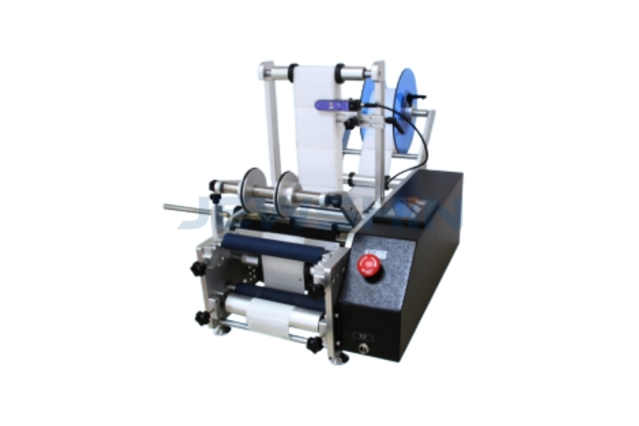 L&ouml;sung zur Etikettierung runder Flaschen f&uuml;r die Lebensmittel-, Kosmetik- und Chemieindustrie: So w&auml;hlen Sie die richtige Etikettiermaschine aus